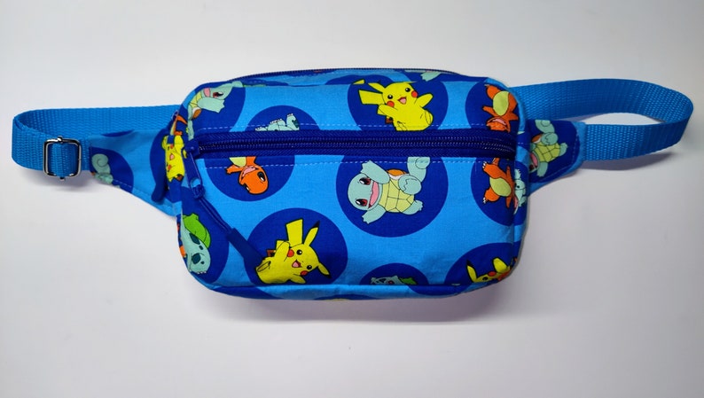 Light-blue Pokémon-print fanny pack